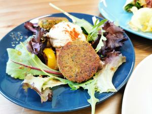 Mediterranean roast veg salad with hummus and falafel. #vegan at Peacock Cafe in Stanmore