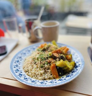 seasonal vegetables green curry & rice of the day   at apeti - Ségur in Paris