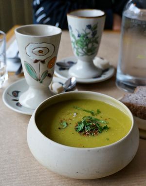 Leek/Potato Soup + Coffee at apeti - Ségur in Paris