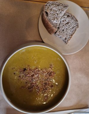 Soup of the day at apeti - Ségur in Paris