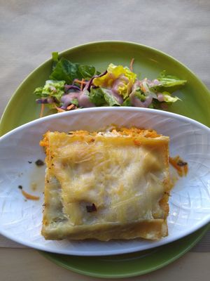 Lasagna and salad at apeti - Ségur in Paris