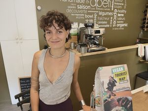 The beautiful Petronille  at apeti - Ségur in Paris