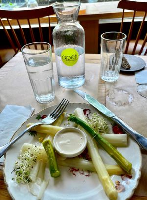 The delicious farm fresh asparagus salad!  at apeti - Ségur in Paris