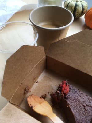 Cake and coffee at apeti - Ségur in Paris