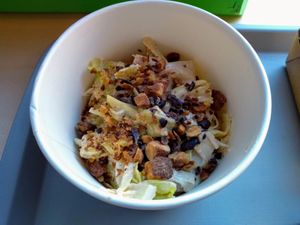 side salad at apeti - Ségur in Paris