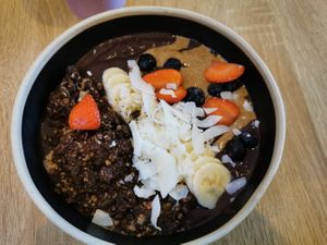 Acai bowl at Oliver Green - East in Amsterdam