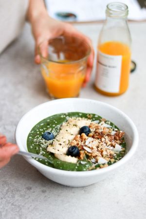 Green Bowl with Rawnola at Oliver Green - East in Amsterdam