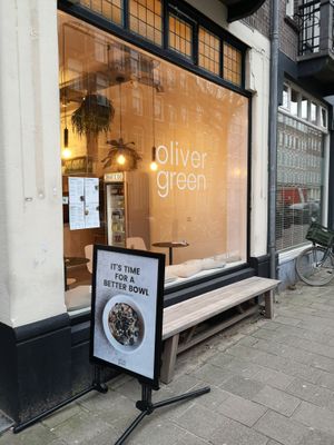 Outside at Oliver Green - East in Amsterdam