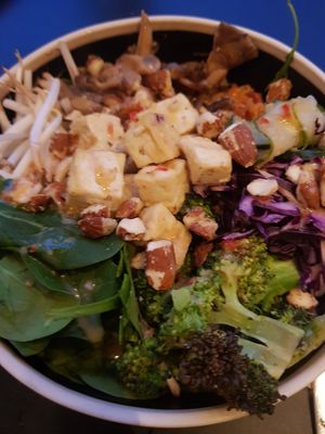 Umami bowl at Oliver Green - East in Amsterdam