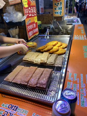 The other pancakes unfortunately are not vegan   at Koreapizza in Busan