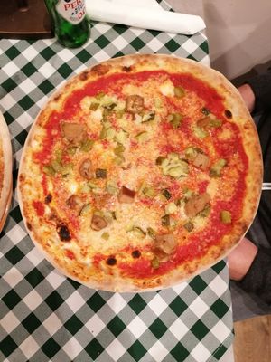 Porcini zucchini pizza at Da Giovanni in Budapest