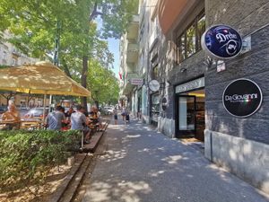 Possibility to sit outside at Da Giovanni in Budapest