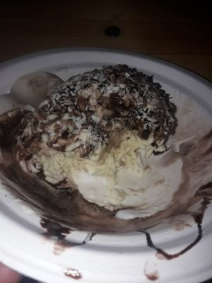 Spaghetti Eis with chocolate 2 at Lecko Mio in Berlin