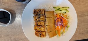 Bún Chay

Bowl Chay

Rice vermicelli with crispy tofu strips coated in sweet and garlicky sauce pickled carrot & daikon, lettuce, and 1 vegetarian spring roll. Served with house m at Pho Kitchen in Vancouver