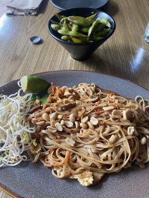 Pad Thai and edamame  at Plantasia in Mexico City