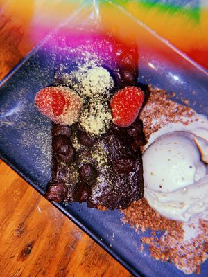 Brownie de matcha con helado de pistache  at Plantasia in Mexico City