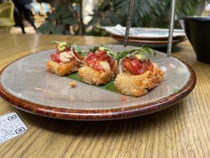 Spicy ahi rice cakes   at Plantasia in Mexico City