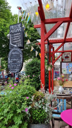  at Törtchenlokal Waldenberger in Rostock