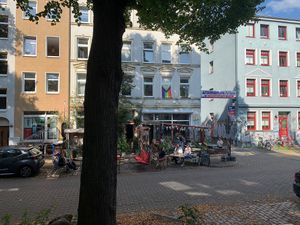 Die Sicht auf das Waldenberger vom Vegangster Restaurant aus (gegenüber, ebenfalls 100% vegan und auch sehr empfehlenswert!)  at Törtchenlokal Waldenberger in Rostock