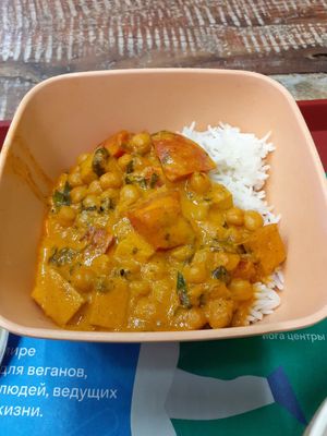 Рис с карри at Jagannath - Belorusskaya in Moscow