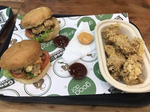 Seriously good crispy strips and crispy burgers! 🤤 at GoodDO - Raja Park in Jaipur