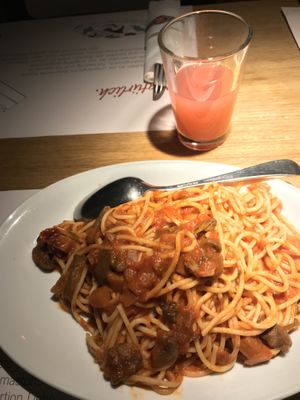Pasta with mushroom „bolognese"  at Mama Trattoria - Wellingsbüttler Weg in Hamburg