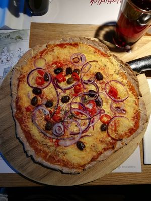 Pizza Diavolo at Mama Trattoria - Am Sandtorkai in Hamburg