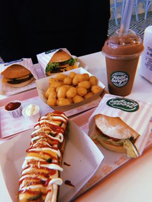 Neat Burger, Cheese Burger, Chick‘n Burger, Neat Dog, Tater Tods, Chocolate Shake at Neat Burger - Oxford Circus in London
