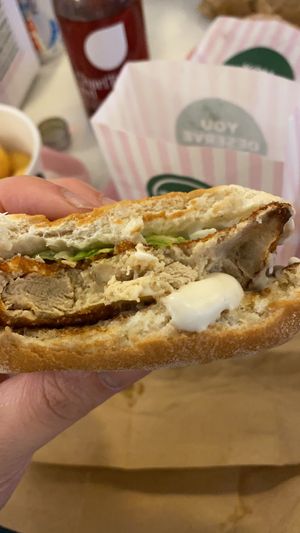 Look at that "chicken" so meaaaty at Neat Burger - Oxford Circus in London