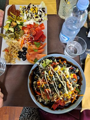 Verdure miste e insalata con semi at Just Made - Fatto mo mò in Sorrento