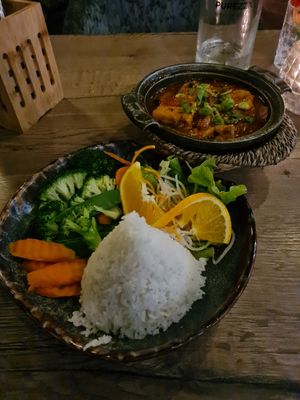 Marinated Tofu with Rice and veggies at Soy in Munich