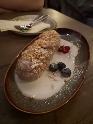 Dessert: Mango in Klebreis - super lecker und crunchy at Soy in Munich