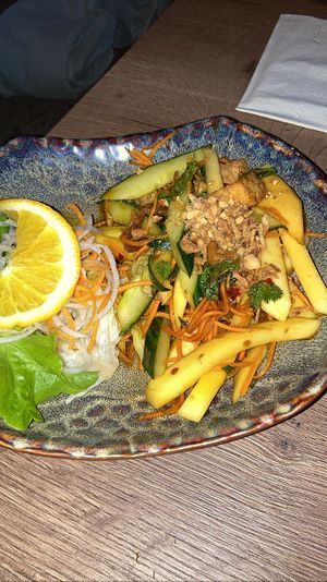 Goi Xoai - mango salad | herbs | tofu | seitan | cucumber | carrots | peanuts | fried onions | soy dressing  at Soy in Munich