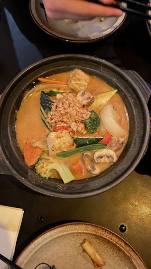 Gemüse & Tofu in Erdnusssoße  at Soy in Munich