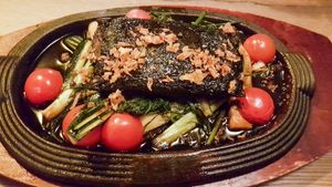 Cha Ca - marinierter Tofuhack in Seetangblatt mit viel Dill at Soy in Munich