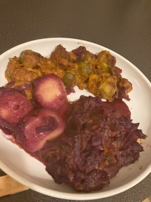 Christmas special - mock duck with red cabbage, brussel sprouts and dumplings at Esskalation in Bonn