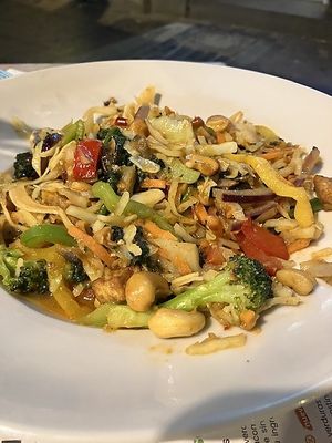 Build-your-own with red curry at Lemongrass - Ribera in Valencia