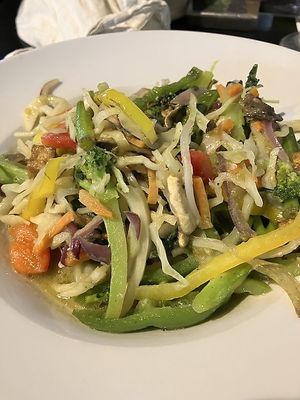 Build-your-own with green curry at Lemongrass - Ribera in Valencia