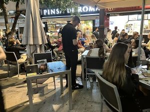 Outdoor seating  at Lemongrass - Ribera in Valencia