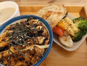 BBQ steak and fried eggs at Veggie Sun 植日生 - Zhí RìShēng in Taipei