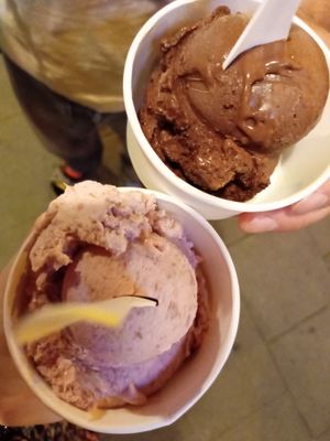 (superb!) sorbet chocolat & vanilla rhubarb sorbet at Bar Schmitz in Cologne