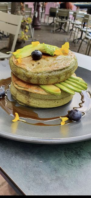 Pancake à l’avocat   at The Avocado Show - Keizersgracht in Amsterdam