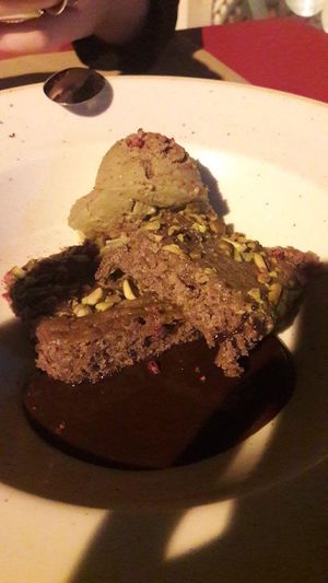 Brownie de matcha y pistacho. at La Modernista in Madrid