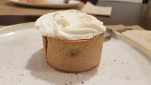 Lemon merengue pie at La Modernista in Madrid