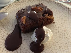 Chocolate brownie with walnuts at La Modernista in Madrid