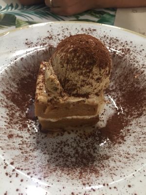 Tiramisu at La Modernista in Madrid