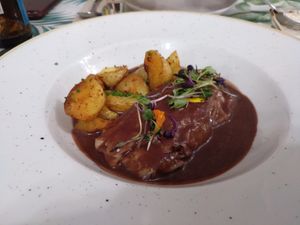 Main course / Rabo de toro at La Modernista in Madrid