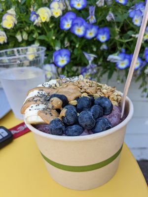 Acai bowl at Wanderlust Juicery in Freeport
