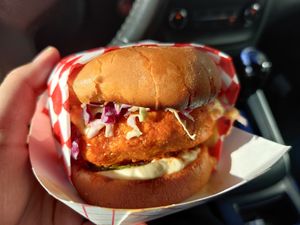 Nashville Chick'n Sandwich 🤤 at VOWburger in Los Angeles