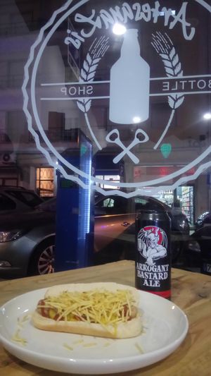 Cachorro vegano. at ArtesanaLis Bottle Shop in Lisbon